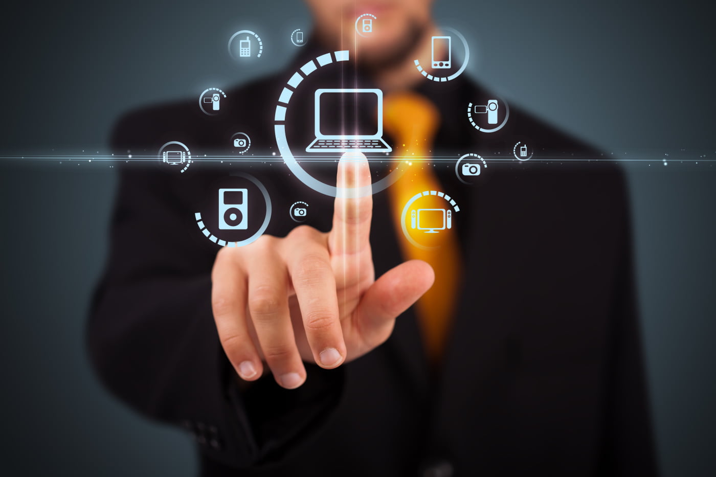 Иллюстрация на тему Директор по информационным технологиям: обязанности и зарплата